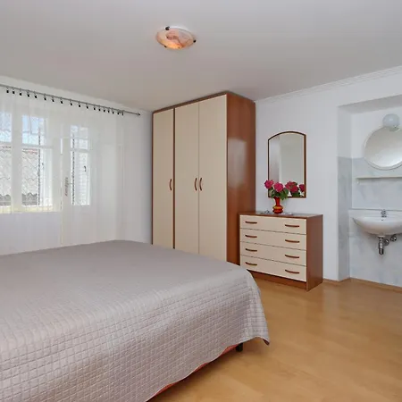 By The Sea - Donja, Rab - 15997 Apartment Supetarska Draga